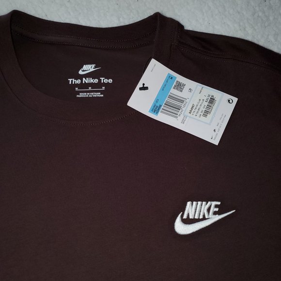 Nike  Men's T-Shirt Sportswear Club- brown basalt - Picture 6 of 8